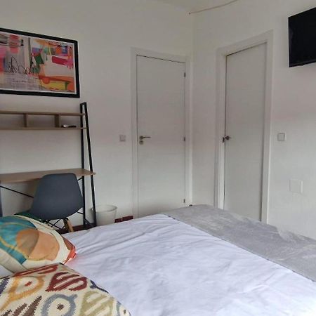 Hostal El Torero Alcalá de Henares Exteriör bild